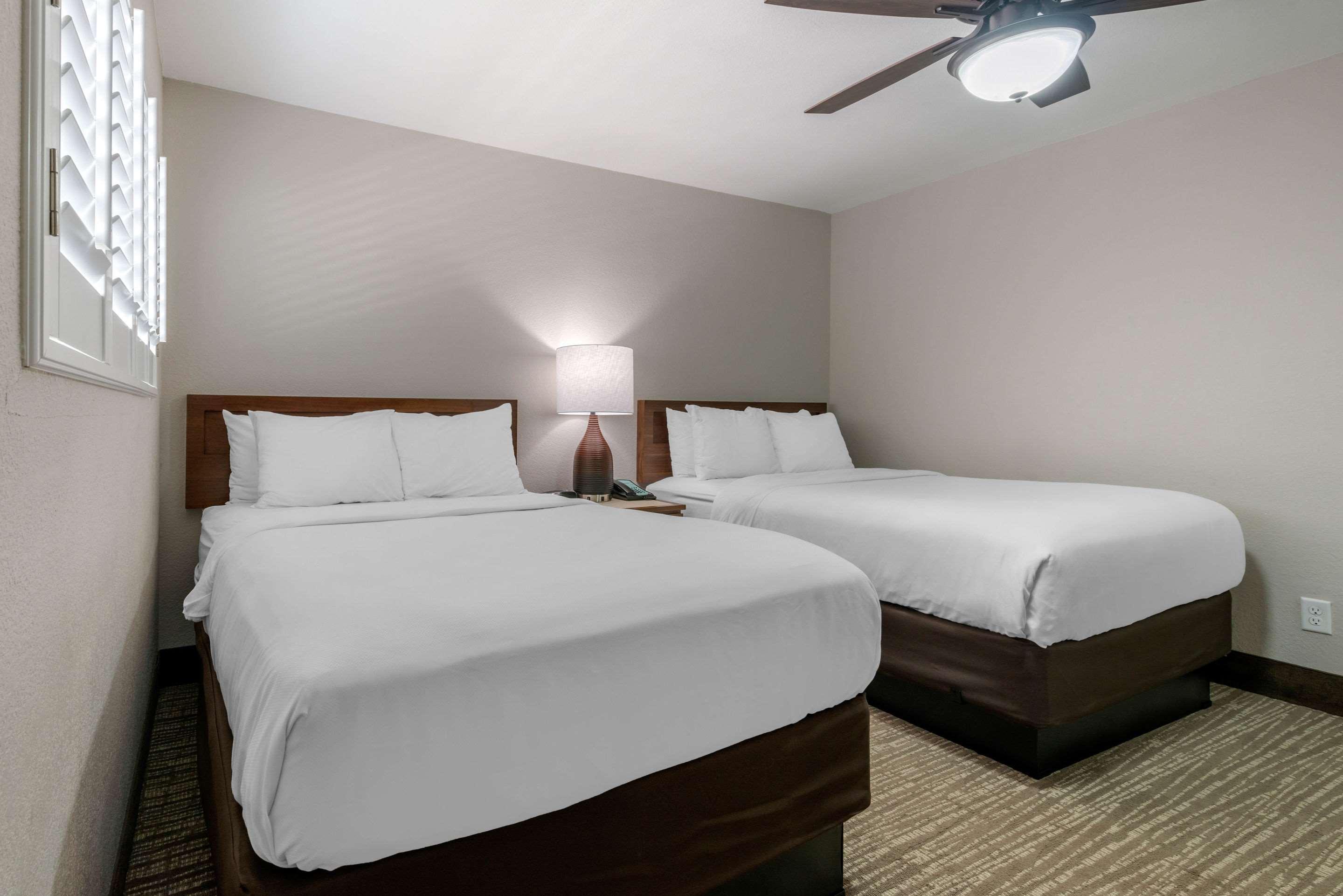 Seafarer Inn & Suites, Ascend Hotel Collection Остров Джекилл Экстерьер фото