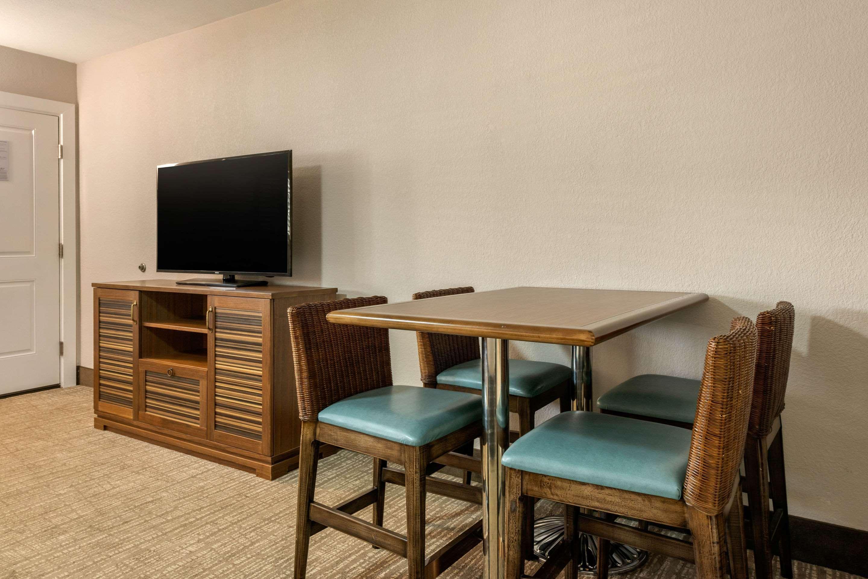 Seafarer Inn & Suites, Ascend Hotel Collection Остров Джекилл Экстерьер фото