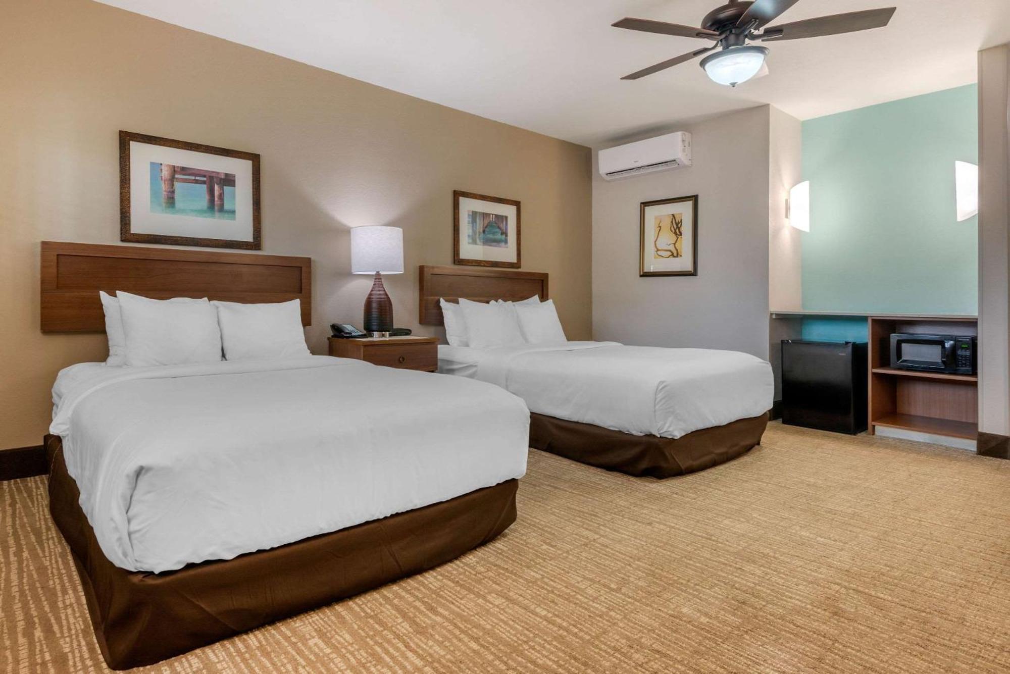 Seafarer Inn & Suites, Ascend Hotel Collection Остров Джекилл Экстерьер фото