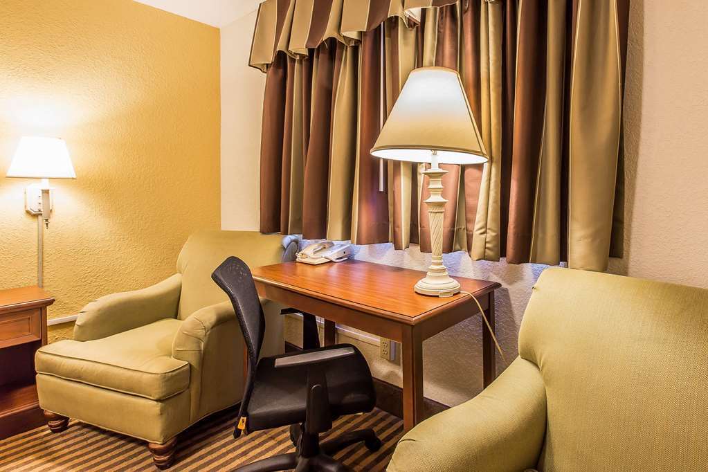 Seafarer Inn & Suites, Ascend Hotel Collection Остров Джекилл Номер фото